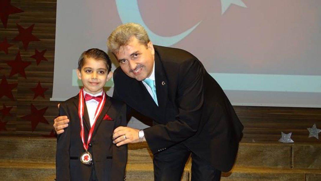 İlçemizde İstiklal Marşının Kabulü ve Mehmet Akif ERSOYu Anma Günü Programı TED Ege Kolejinde Gerçekleştirildi