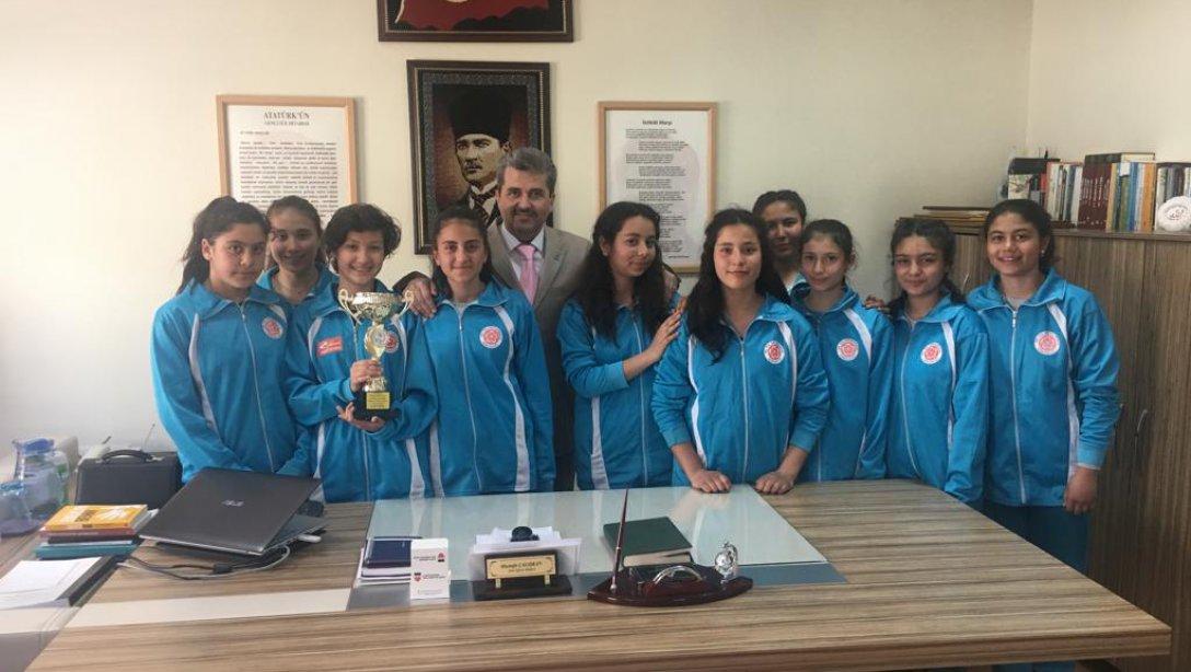 50.Yıl Ortaokulu Kız Futbol Takımımızın Başarısı